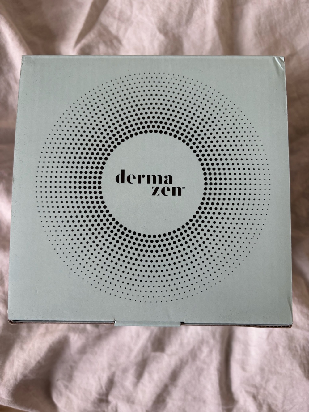 Dermazen Shower head with 17-step filtration